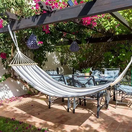 3 Bedroom Villa, 10min Walk To Shops, Bars & * Luz