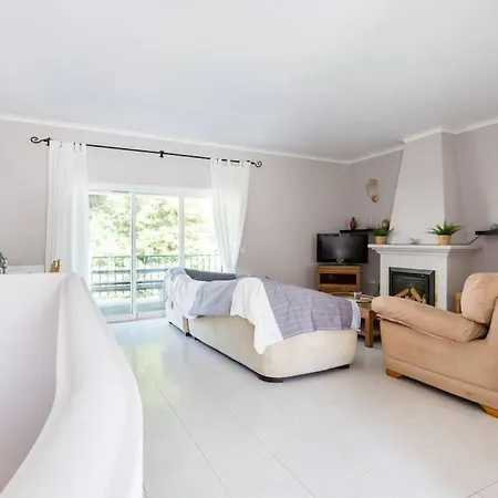 3 Bedroom Villa, 10min Walk To Shops, Bars & * Luz
